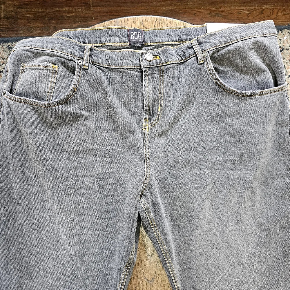 BDG Low Rise Flare Gray Plus Size Jeans Size Women's 39 NEW with Tags - Picture 4 of 13